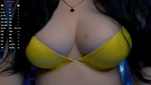 Hello I am kind friendly and cute girl online show from July 11, 11:38 pm
