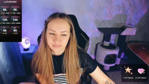 Snapshot of bellezza_ chatting on January 4, 1:10 pm Your Annabelle Wolf online show from January 4, 1:10 pm