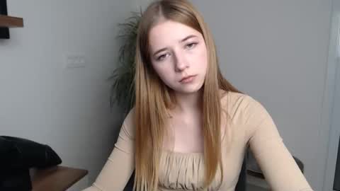 bellochka_ online show from December 2, 4:09 pm