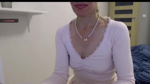 Snapshot of berry2024 chatting on October 18, 7:11 am berry2024 online show from October 18, 7:11 am