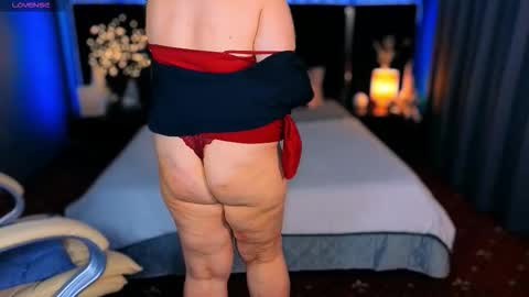 betttydark online show from January 16, 9:33 pm