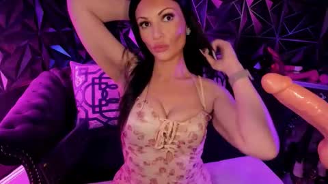 NatashaxoBangs online show from April 6, 2:44 am
