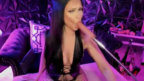 NatashaxoBangs online show from December 16, 5:13 am