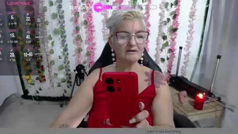 Snapshot of bety_cum3 chatting on December 17, 10:12 am bibiana online show from December 17, 10:12 am