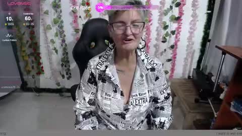 Snapshot of bety_cum3 chatting on December 3, 10:29 pm bibiana online show from December 3, 10:29 pm