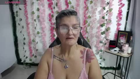 Snapshot of bety_cum3 chatting on March 2, 9:19 pm bibiana online show from March 2, 9:19 pm