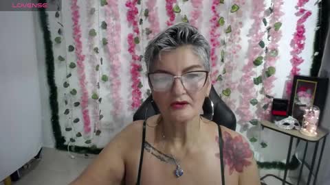 Snapshot of bety_cum3 chatting on March 1, 10:24 am bibiana online show from March 1, 10:24 am