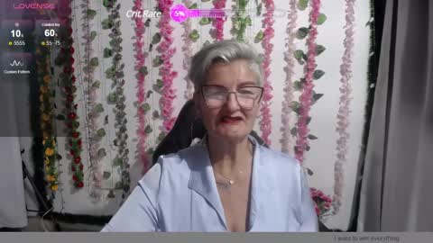 Snapshot of bety_cum3 chatting on January 16, 9:59 am bibiana online show from January 16, 9:59 am