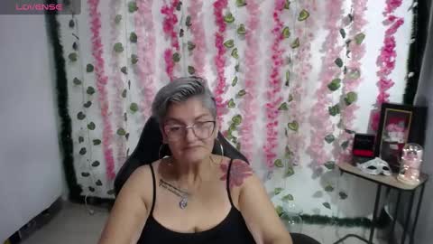 Snapshot of bety_cum3 chatting on February 28, 9:33 pm bibiana online show from February 28, 9:33 pm
