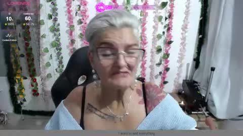 Snapshot of bety_cum3 chatting on January 4, 9:09 pm bibiana online show from January 4, 9:09 pm