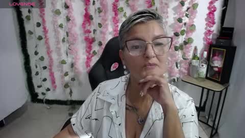 Snapshot of bety_cum3 chatting on February 13, 11:04 pm bibiana online show from February 13, 11:04 pm