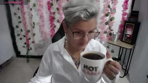 Snapshot of bety_cum3 chatting on February 17, 11:13 am bibiana online show from February 17, 11:13 am