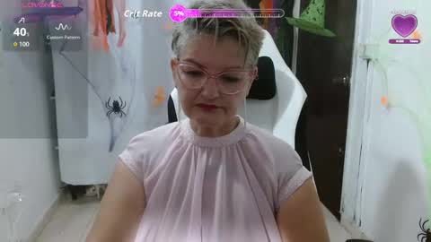Snapshot of bety_cum3 chatting on October 3, 9:25 am bibiana online show from October 3, 9:25 am