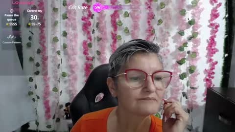 Snapshot of bety_cum3 chatting on March 9, 8:40 am bibiana online show from March 9, 8:40 am