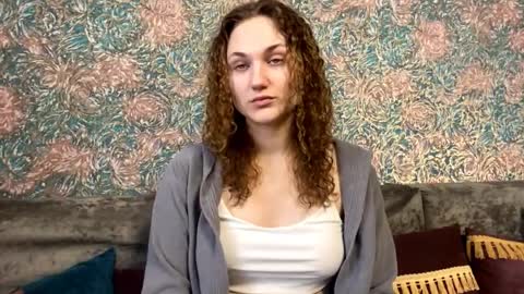 Sophie online show from April 6, 9:43 am