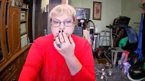 BeverlyQCynia online show from November 7, 11:49 am