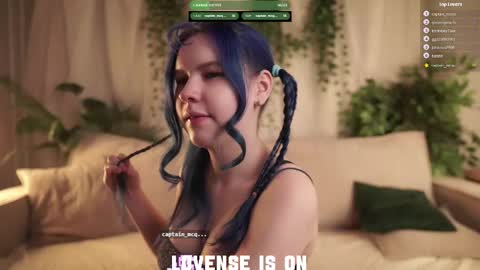 Eliz online show from December 20, 1:53 am