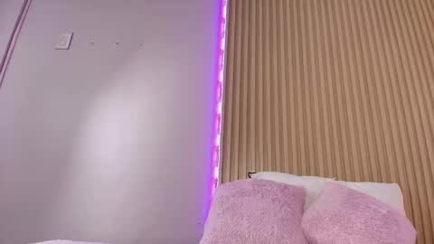 biancaa__18 online show from January 7, 7:50 pm