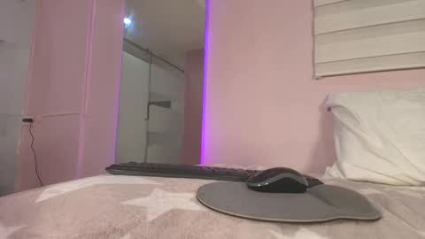 biancaa__18 online show from November 6, 9:10 pm