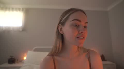 Snapshot of bibi_it_is chatting on September 23, 1:37 am Bibi online show from September 23, 1:37 am