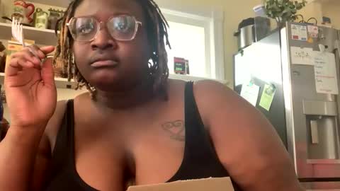 bigkittyraven online show from February 17, 8:30 pm