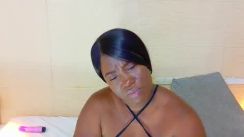 bigroundbooty_ online show from February 13, 11:28 pm