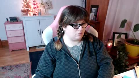 Snapshot of bigtiddygoddess chatting on December 20, 2:08 am Morgan Lafeuille online show from December 20, 2:08 am