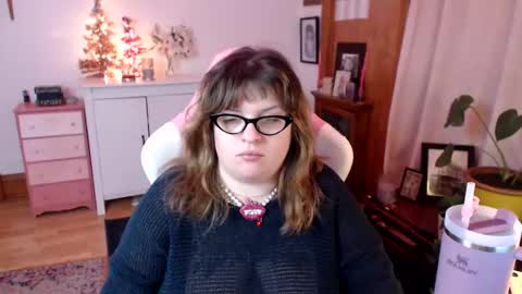 Snapshot of bigtiddygoddess chatting on December 19, 12:02 am Morgan Lafeuille online show from December 19, 12:02 am
