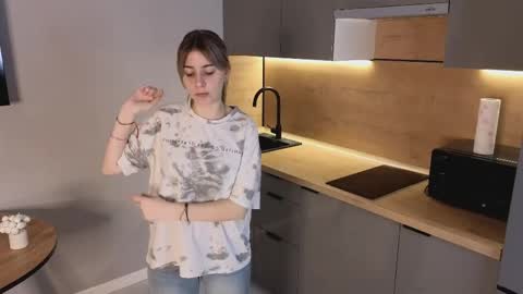 Milla online show from April 3, 6:22 am