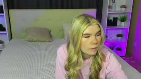 Snapshot of bjliki chatting on February 8, 2:36 am Merlizz  Ana  Emma online show from February 8, 2:36 am