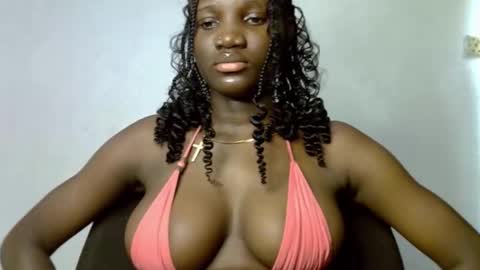 Snapshot of black_ebonyqueen chatting on October 20, 9:01 am Esthy online show from October 20, 9:01 am
