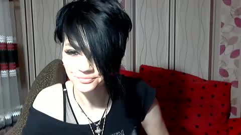 Snapshot of black_hot_01 chatting on December 19, 6:23 am black_hot_01 online show from December 19, 6:23 am