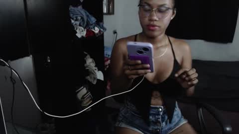 black_scarlet_ online show from November 5, 1:55 am