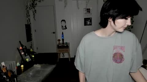 Ella online show from December 19, 12:48 am