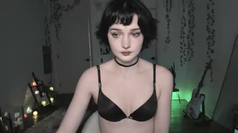 Ella online show from December 23, 6:50 am