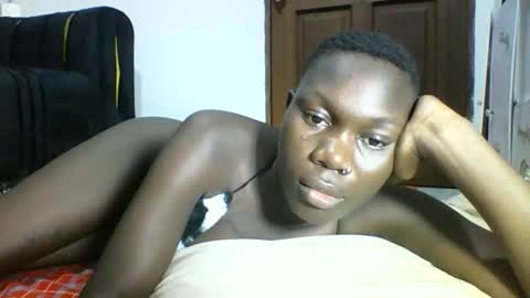 blackmarvel02 online show from November 11, 1:56 am