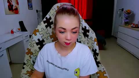 Nicole online show from February 8, 6:54 am