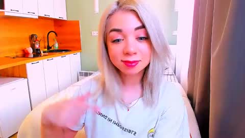 Nicole online show from February 28, 1:25 pm