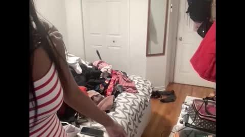 bloggirllaurel online show from February 18, 9:58 pm