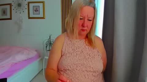 Nicole online show from March 12, 7:44 am