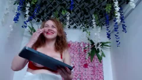 blonde_squirt_ online show from February 15, 8:56 pm