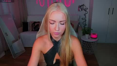 Nessa online show from June 25, 2:40 pm