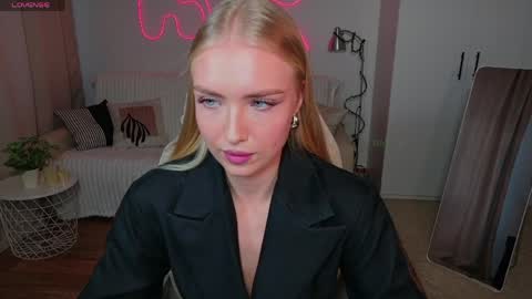 Nessa online show from April 4, 10:47 am