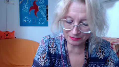 Snapshot of blondmilfs chatting on October 3, 1:27 pm BlondMILfs online show from October 3, 1:27 pm