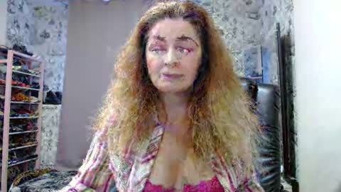 Snapshot of blondmilfs chatting on January 16, 6:46 am BlondMILfs online show from January 16, 6:46 am