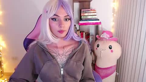 Im Abril .. Nice to meet you  thumb up me please its important  INDEPENDENT MODEL online show from October 1, 2:38 am