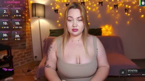 Snapshot of bodylina chatting on December 18, 8:57 pm  Lina  online show from December 18, 8:57 pm