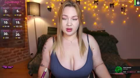 Snapshot of bodylina chatting on December 25, 10:05 pm  Lina  online show from December 25, 10:05 pm