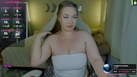 Snapshot of bodylina chatting on September 14, 6:17 pm  Lina  online show from September 14, 6:17 pm