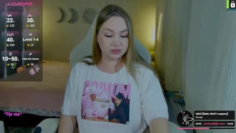 Snapshot of bodylina chatting on October 1, 7:19 pm  Lina  online show from October 1, 7:19 pm